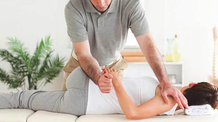 Few Benefits of Visiting a Chiropractor