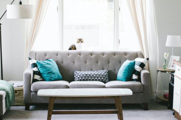 Three Things To Keep In Mind Before Cleaning Your Fabric Couch
