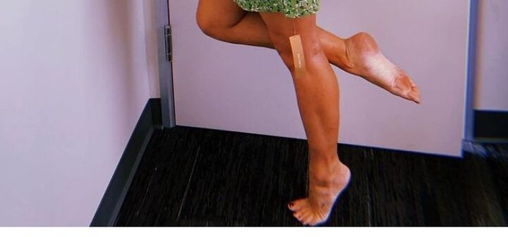 Beautiful pics of Emily Osment feet &amp; legs